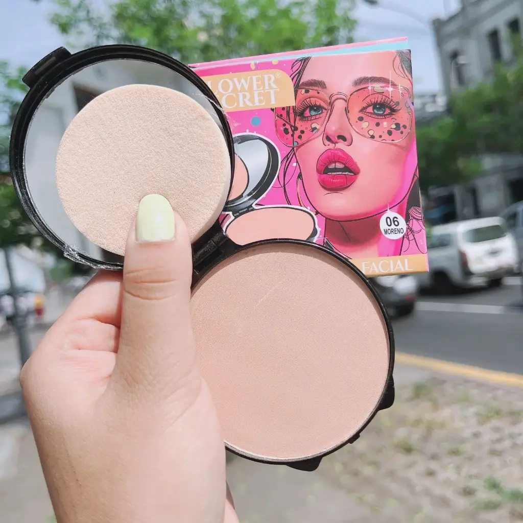 Polvo compacto Flower J14