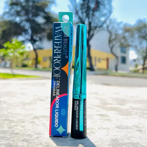 Delineador liquido pincel caja verde